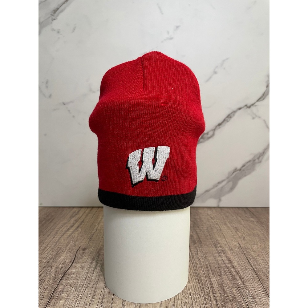 Wisconsin Badgers‎ Youth Beanie Hat Knit Cuffed Winter Cap Red Black One Size